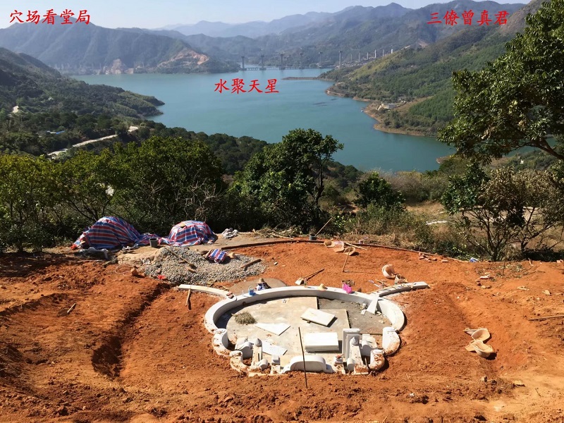 坤山坤向水朝坤,坤上高峰出三公!